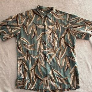 Island Traditions of Hawaii Short Sleeves Multicolor Button Down shirt size L